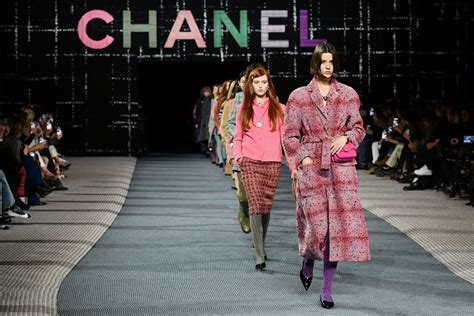 chanel defiles|Chanel runway models.